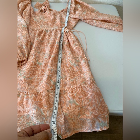 LUSH Blush Floral Dress. Size M - Picture 6 of 10